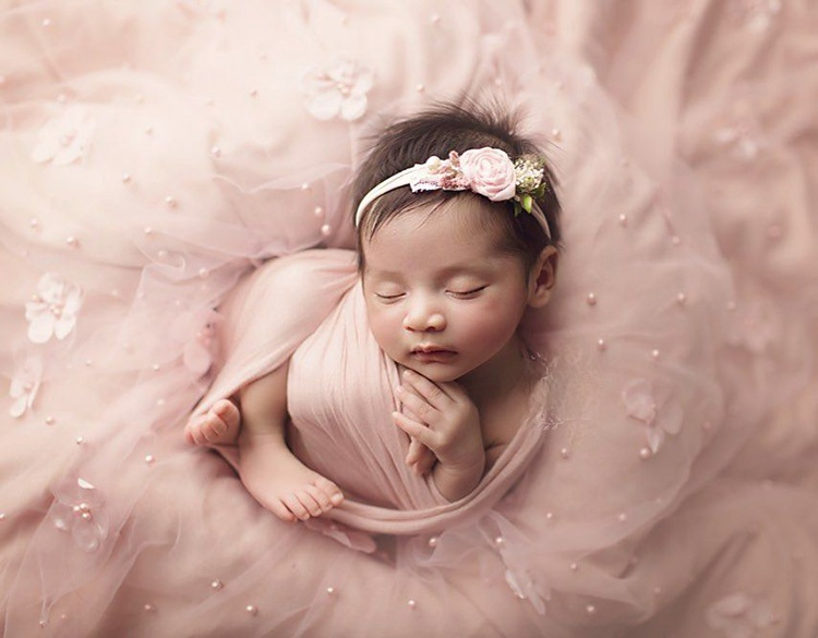 بطانية لف للتصوير لحديثي الولا - مراجعة Photography Life وسعره